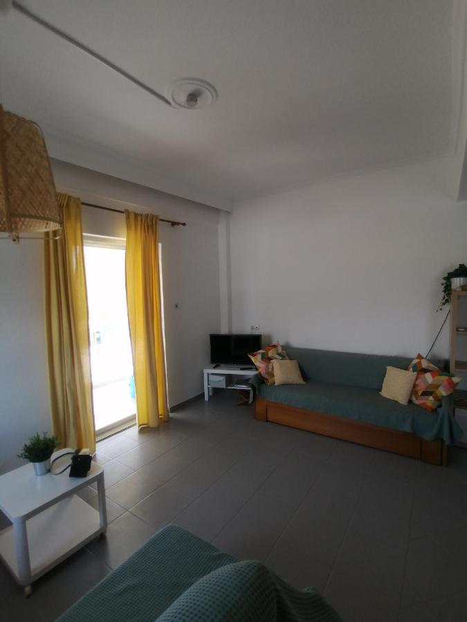 Elef Apartment Paralia Dionysiou Bagian luar foto