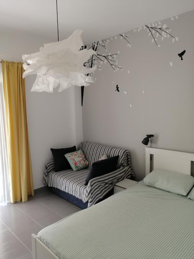 Elef Apartment Paralia Dionysiou Bagian luar foto