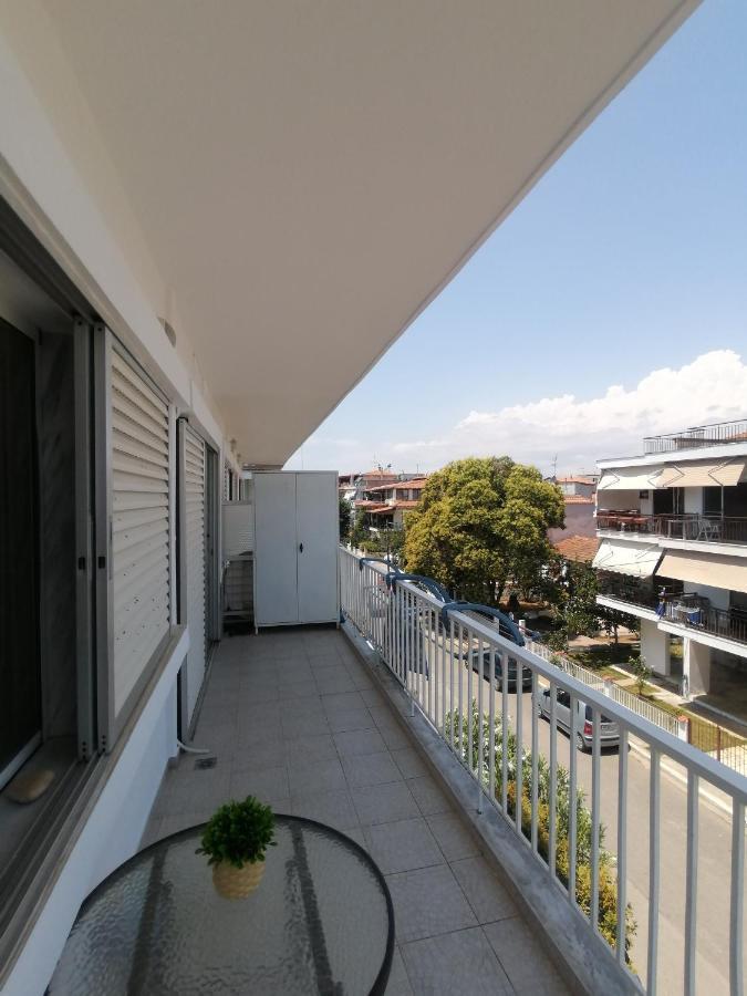 Elef Apartment Paralia Dionysiou Bagian luar foto